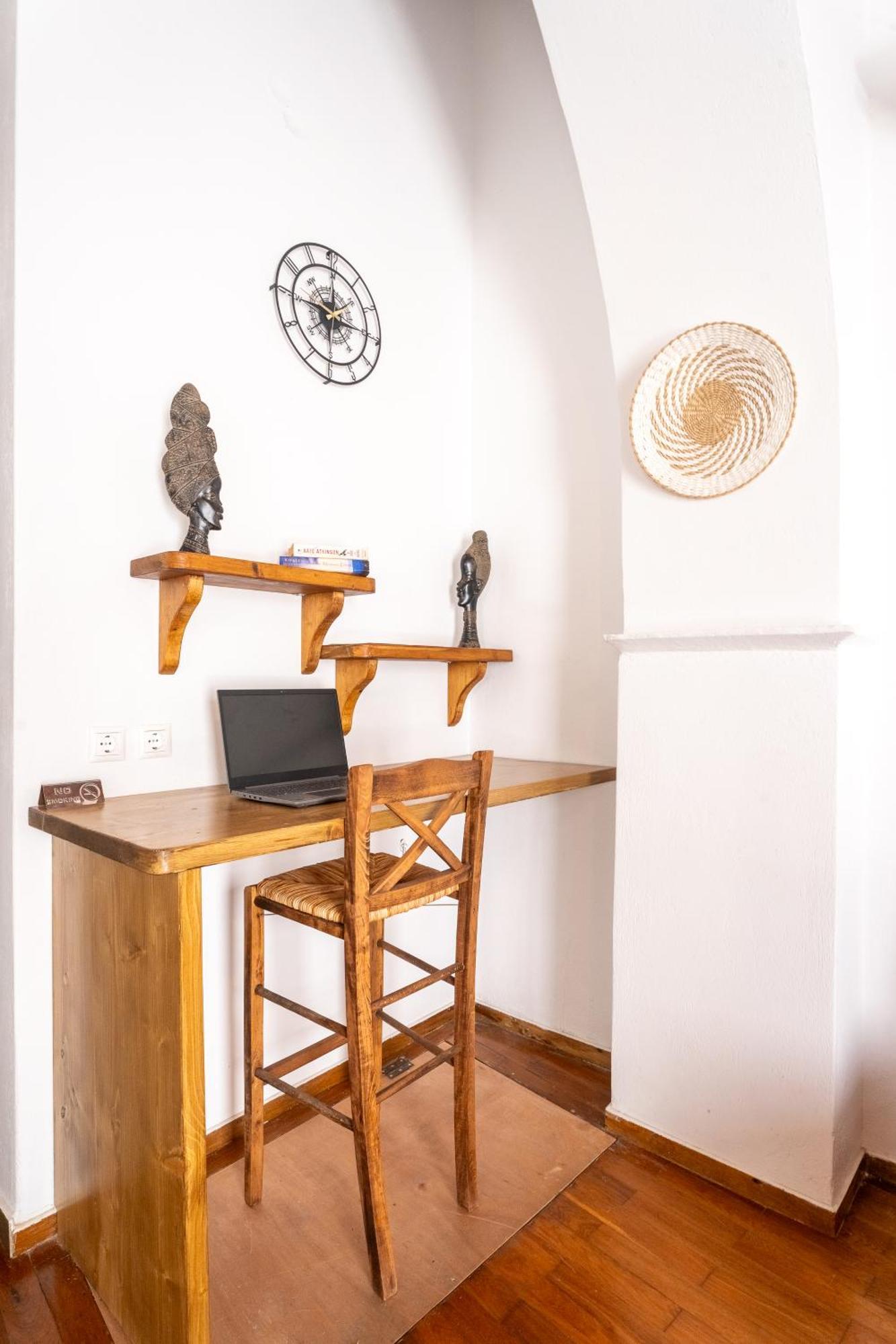 Eleanna's 2* Mykonos Town