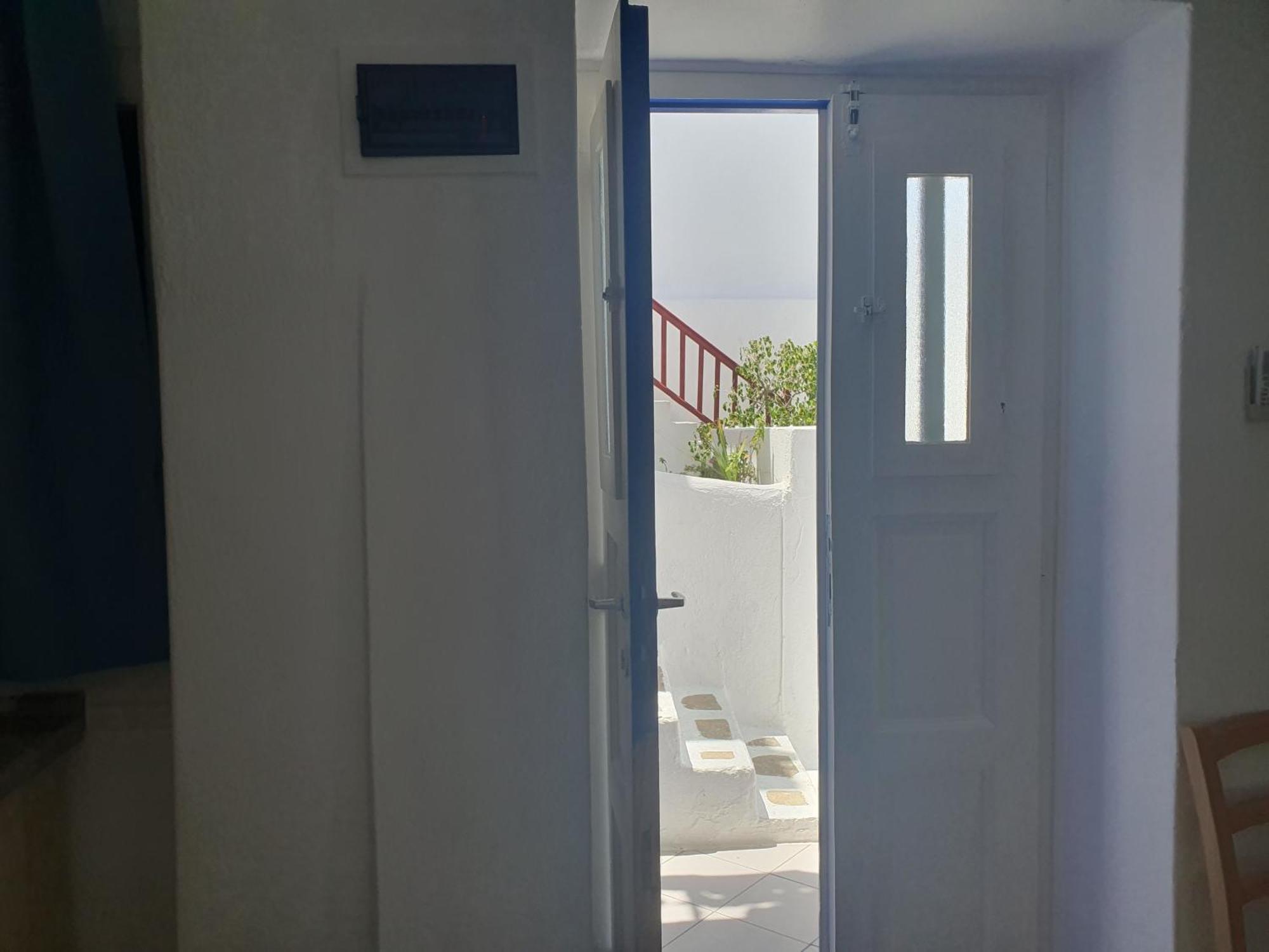 Отель Eleanna's Mykonos Town