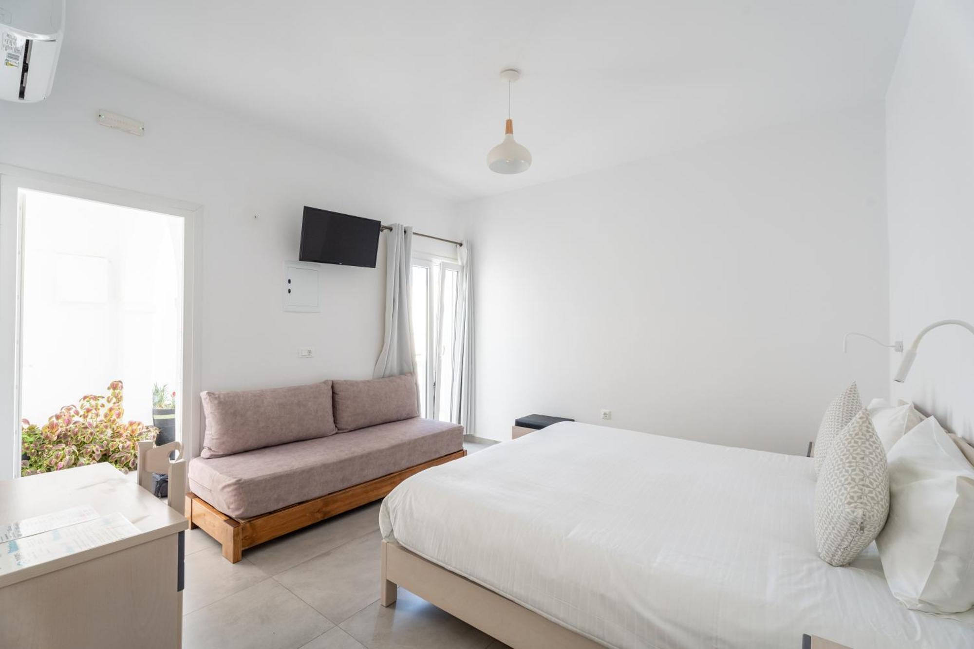 Eleanna's 2* Mykonos Town